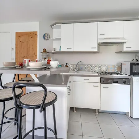 Avec Jardin A 300m De La Plage, Pour 4 Apartment *