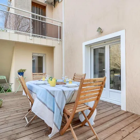 Avec Jardin A 300m De La Plage, Pour 4 Apartment