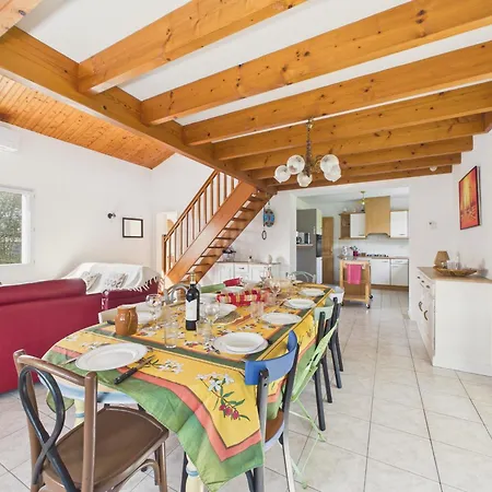 Maison Familiale Pour 10, 300m De La Plage, Jardin شقة بورنيك