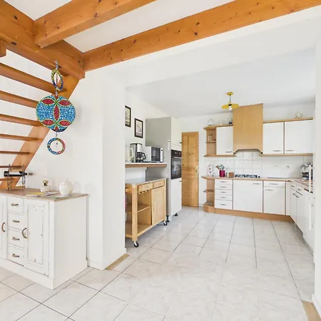 Maison Familiale Pour 10, 300m De La Plage, Jardin Порник