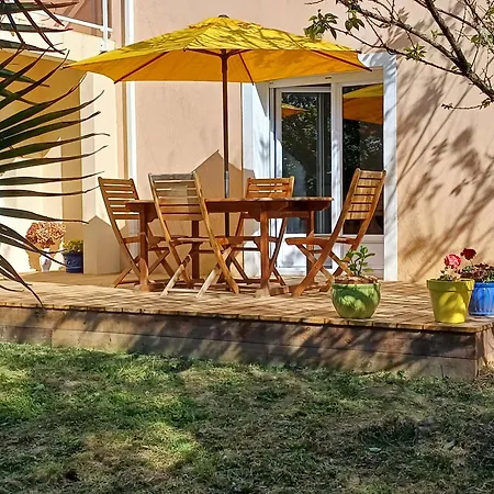 Maison Familiale Pour 10, 300m De La Plage, Jardin بورنيك