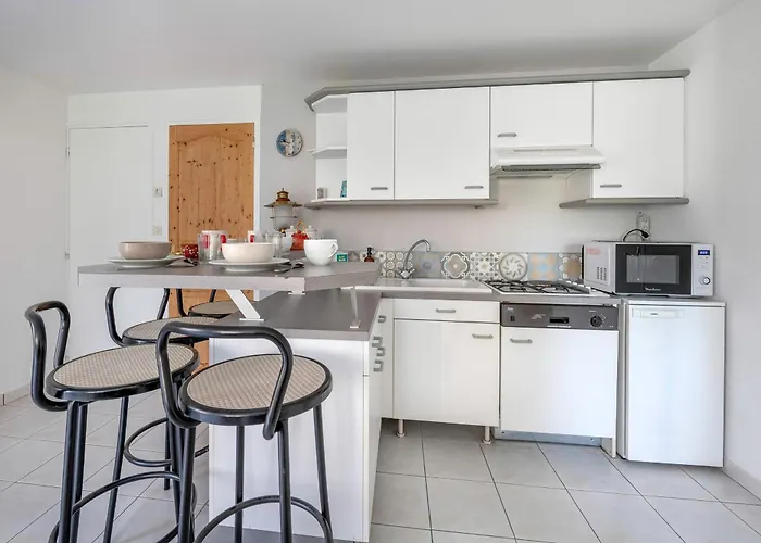 Maison Familiale Pour 10, 300M De La Plage, Jardin Apartment *